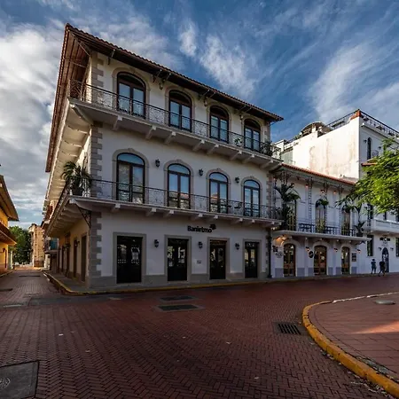 Los Diamantes Aparthotel